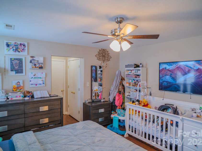 10202 Orchard Grass Court, Charlotte, NC 28278.  MLS# CAR4246172, YatesRealty ID 3265. 