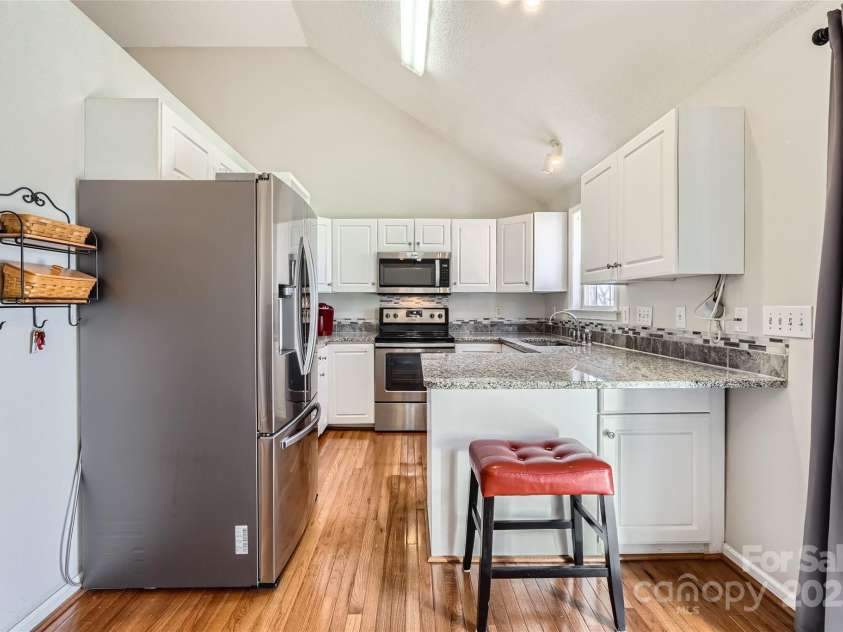 1852 Bon Rea Drive, Rock Hill, SC 29730.  MLS# CAR4237725, YatesRealty ID 3265. Kitchen