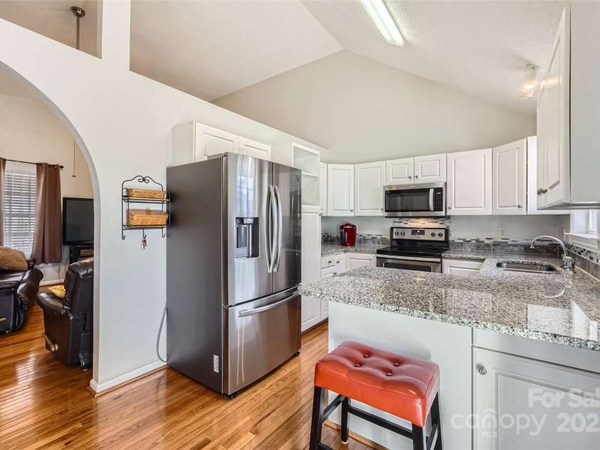 1852 Bon Rea Drive, Rock Hill, SC 29730.  MLS# CAR4237725, YatesRealty ID 3265. Kitchen