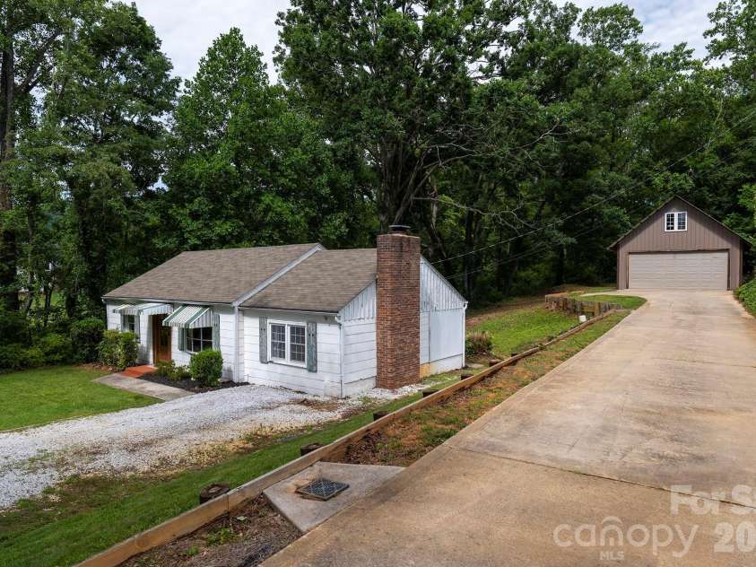 445 Old Haw Creek Road, Asheville, NC 28805.  MLS# CAR4394105, YatesRealty ID 32650. 