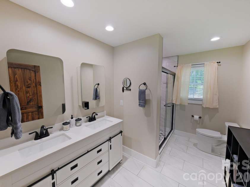 445 Old Haw Creek Road, Asheville, NC 28805.  MLS# CAR4394105, YatesRealty ID 32650. 