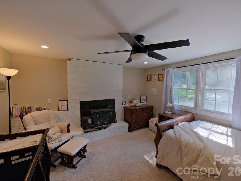 445 Old Haw Creek Road, Asheville, NC 28805.  MLS# CAR4394105, YatesRealty ID 32650. 