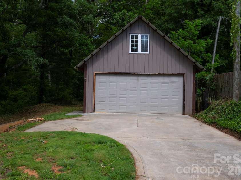 445 Old Haw Creek Road, Asheville, NC 28805.  MLS# CAR4394105, YatesRealty ID 32650. 