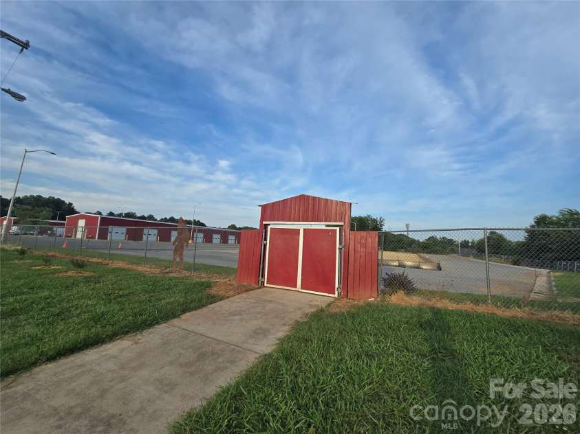 3742 Speer Boulevard, Charlotte, NC 28217.  MLS# CAR4395023, YatesRealty ID 32651. 