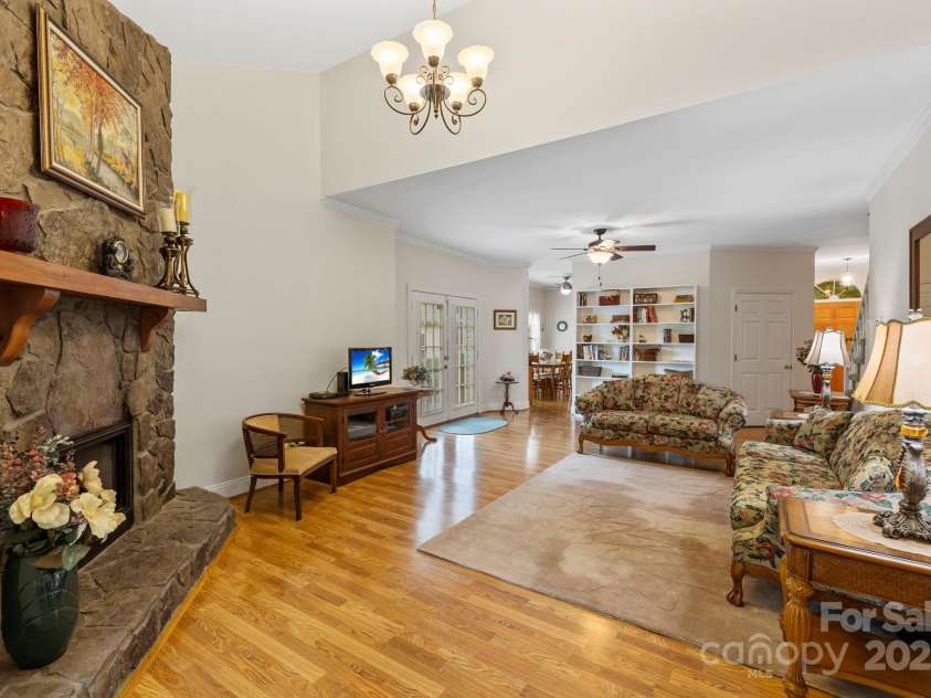 7 15th Vantage Street, Campobello, SC 29322.  MLS# CAR4293009, YatesRealty ID 32652. 