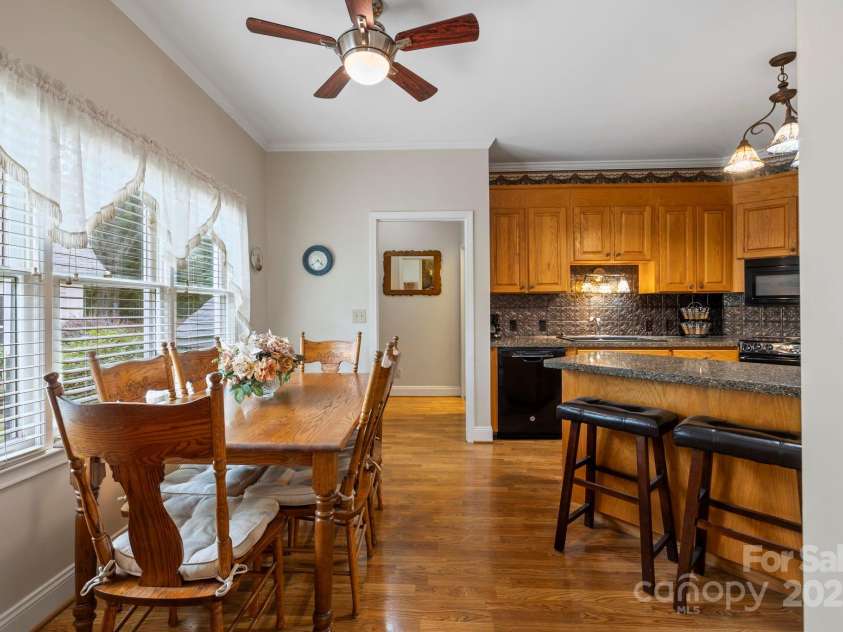 7 15th Vantage Street, Campobello, SC 29322.  MLS# CAR4293009, YatesRealty ID 32652. 