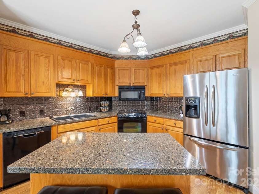 7 15th Vantage Street, Campobello, SC 29322.  MLS# CAR4293009, YatesRealty ID 32652. 