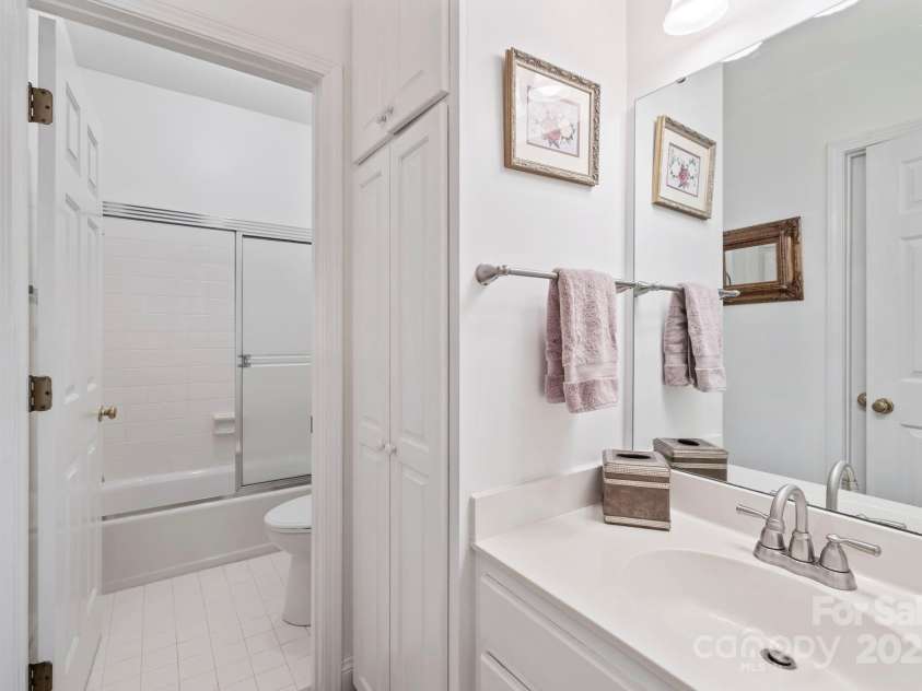 7 15th Vantage Street, Campobello, SC 29322.  MLS# CAR4293009, YatesRealty ID 32652. 