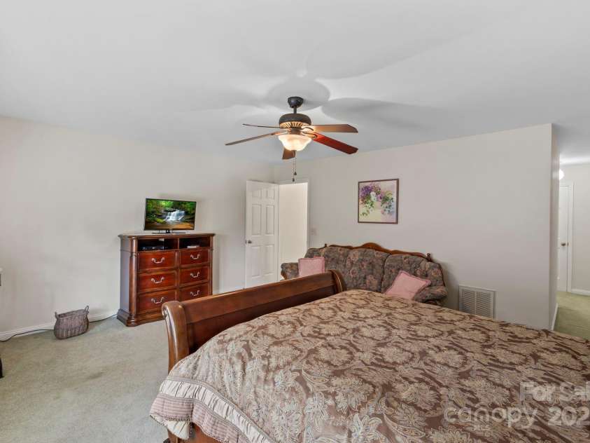 7 15th Vantage Street, Campobello, SC 29322.  MLS# CAR4293009, YatesRealty ID 32652. 