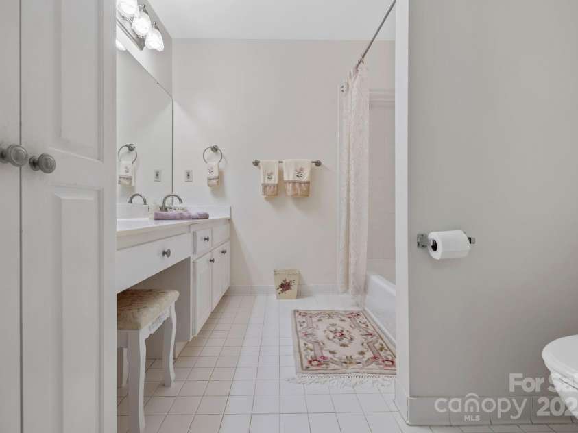 7 15th Vantage Street, Campobello, SC 29322.  MLS# CAR4293009, YatesRealty ID 32652. 