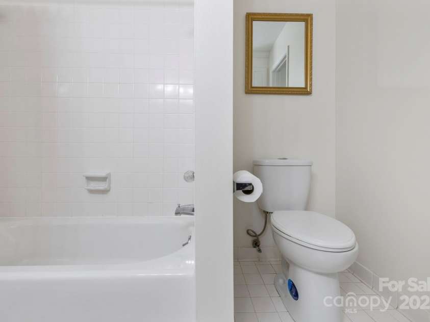 7 15th Vantage Street, Campobello, SC 29322.  MLS# CAR4293009, YatesRealty ID 32652. 