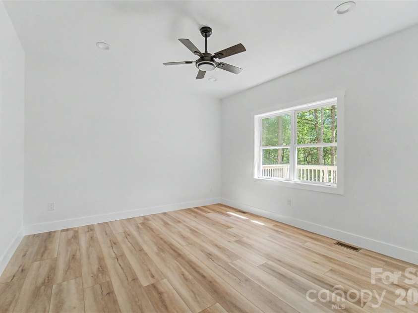 88 Foxwood Drive, Franklin, NC 28734.  MLS# CAR4396424, YatesRealty ID 32652. 