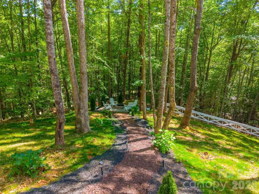 88 Foxwood Drive, Franklin, NC 28734.  MLS# CAR4396424, YatesRealty ID 32652. 