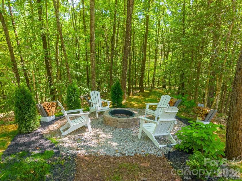 88 Foxwood Drive, Franklin, NC 28734.  MLS# CAR4396424, YatesRealty ID 32652. 