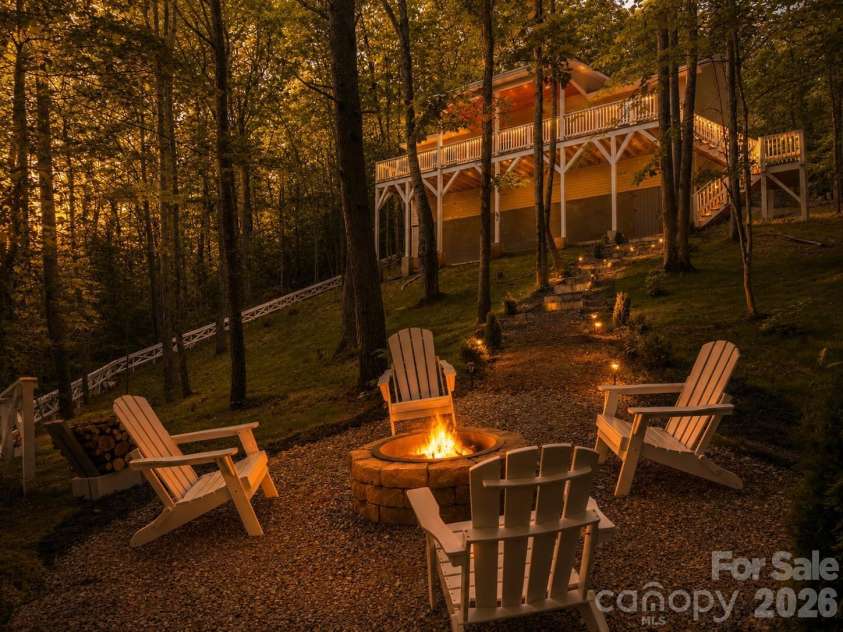 88 Foxwood Drive, Franklin, NC 28734.  MLS# CAR4396424, YatesRealty ID 32652. 