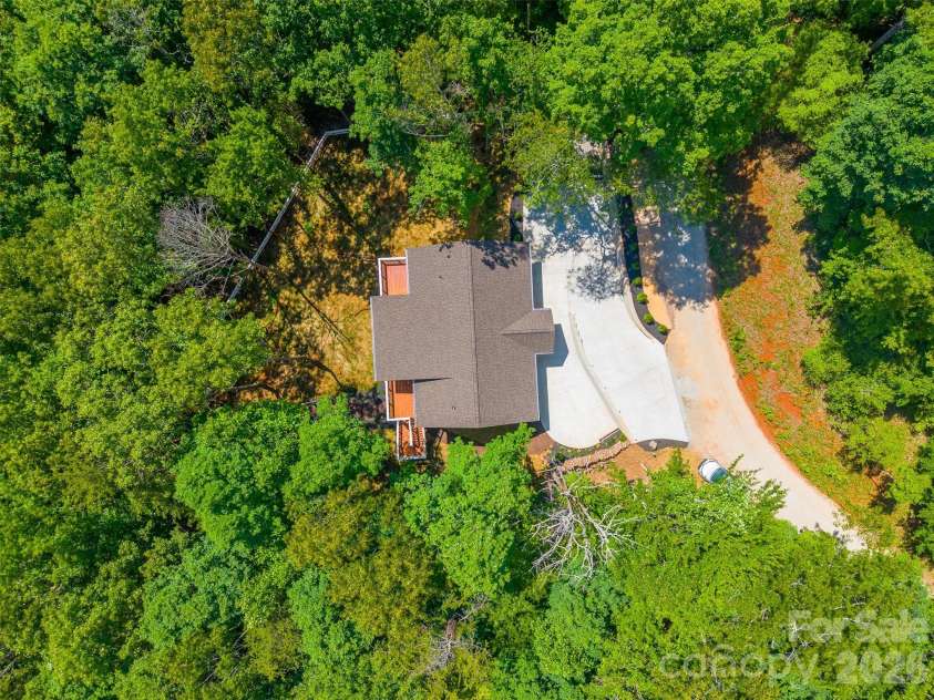 88 Foxwood Drive, Franklin, NC 28734.  MLS# CAR4396424, YatesRealty ID 32652. 