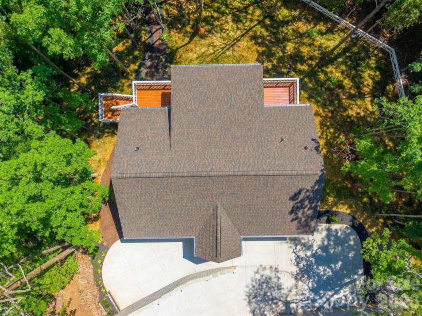 88 Foxwood Drive, Franklin, NC 28734.  MLS# CAR4396424, YatesRealty ID 32652. 