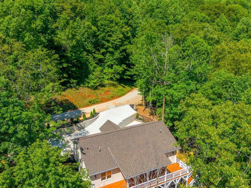 88 Foxwood Drive, Franklin, NC 28734.  MLS# CAR4396424, YatesRealty ID 32652. 