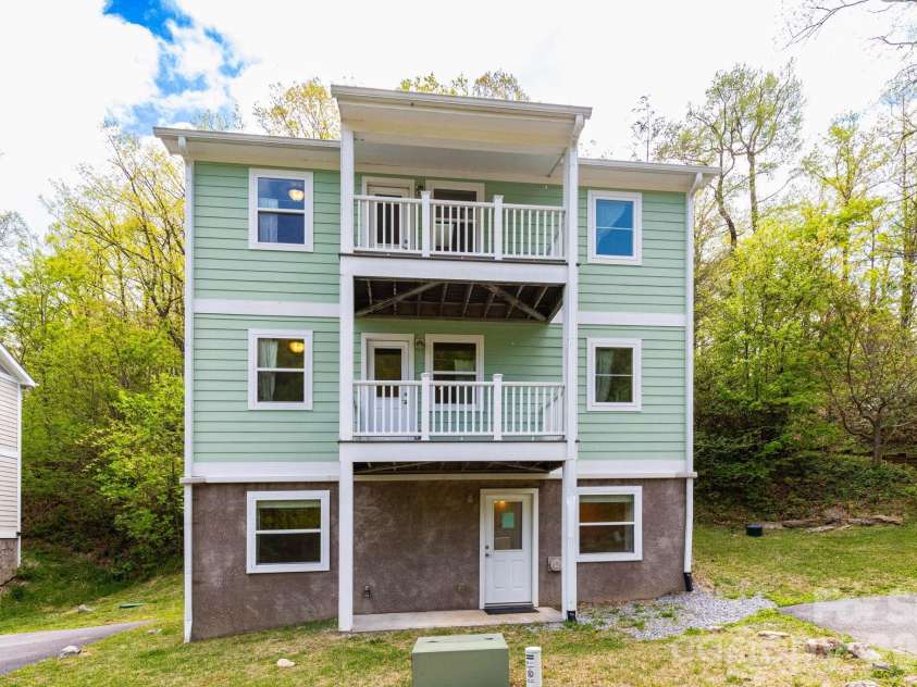 12 Lila Lane, Clyde, NC 28721.  MLS# CAR4377742, YatesRealty ID 32653. Access to Bottom Level