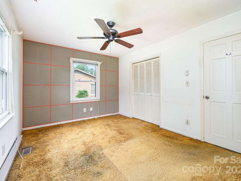 2425 Essen Lane, Gastonia, NC 28054.  MLS# CAR4292814, YatesRealty ID 32656. 