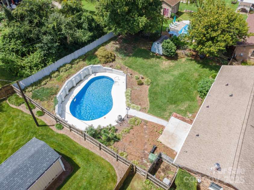 2425 Essen Lane, Gastonia, NC 28054.  MLS# CAR4292814, YatesRealty ID 32656. 