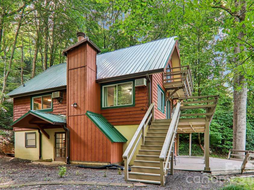 330 Riddle Cove Road, Maggie Valley, NC 28751.  MLS# CAR4395479, YatesRealty ID 32657. 