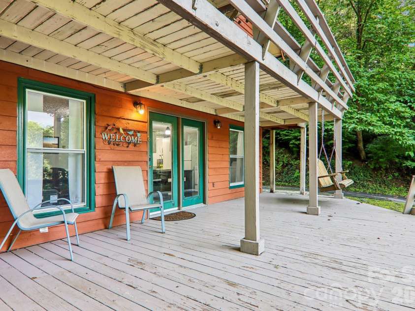 330 Riddle Cove Road, Maggie Valley, NC 28751.  MLS# CAR4395479, YatesRealty ID 32657. 