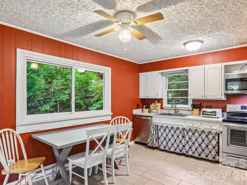 330 Riddle Cove Road, Maggie Valley, NC 28751.  MLS# CAR4395479, YatesRealty ID 32657. 