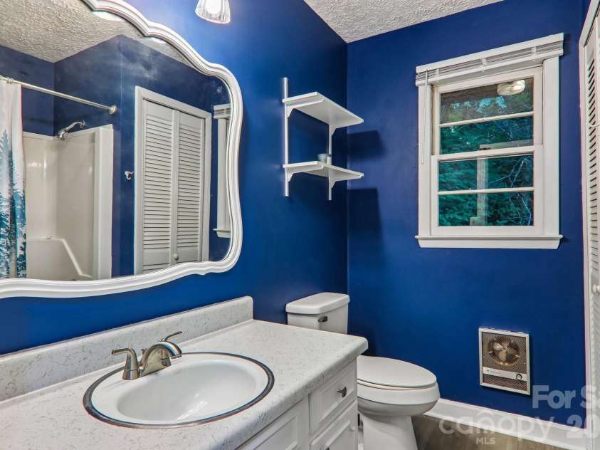 330 Riddle Cove Road, Maggie Valley, NC 28751.  MLS# CAR4395479, YatesRealty ID 32657. 