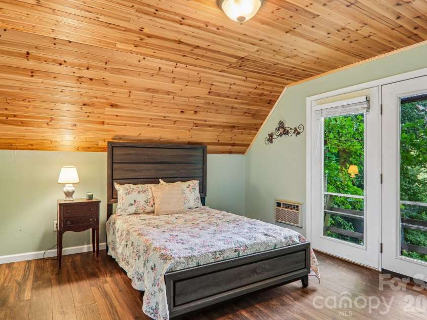 330 Riddle Cove Road, Maggie Valley, NC 28751.  MLS# CAR4395479, YatesRealty ID 32657. 