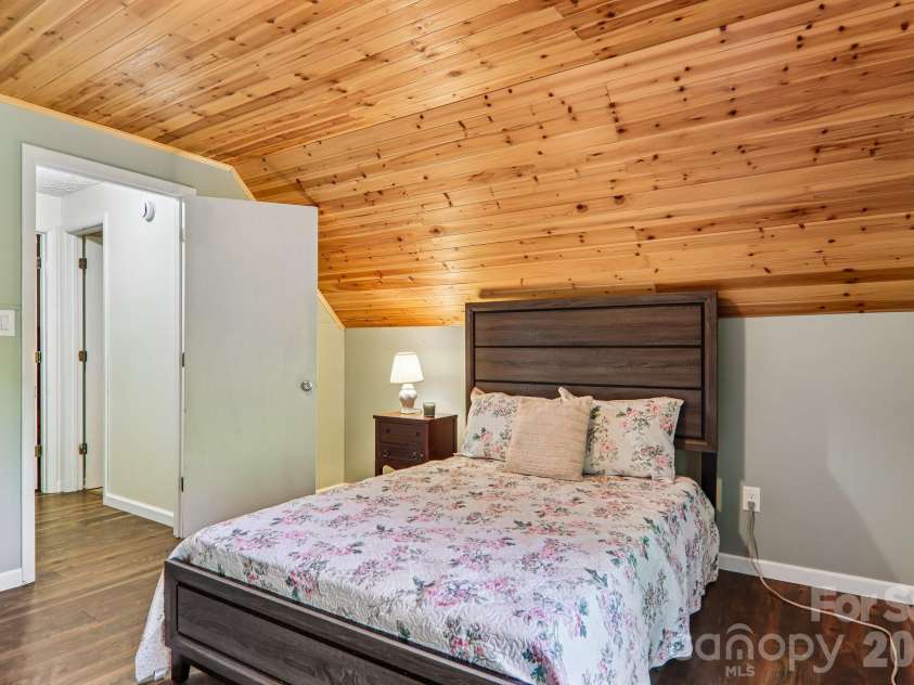 330 Riddle Cove Road, Maggie Valley, NC 28751.  MLS# CAR4395479, YatesRealty ID 32657. 