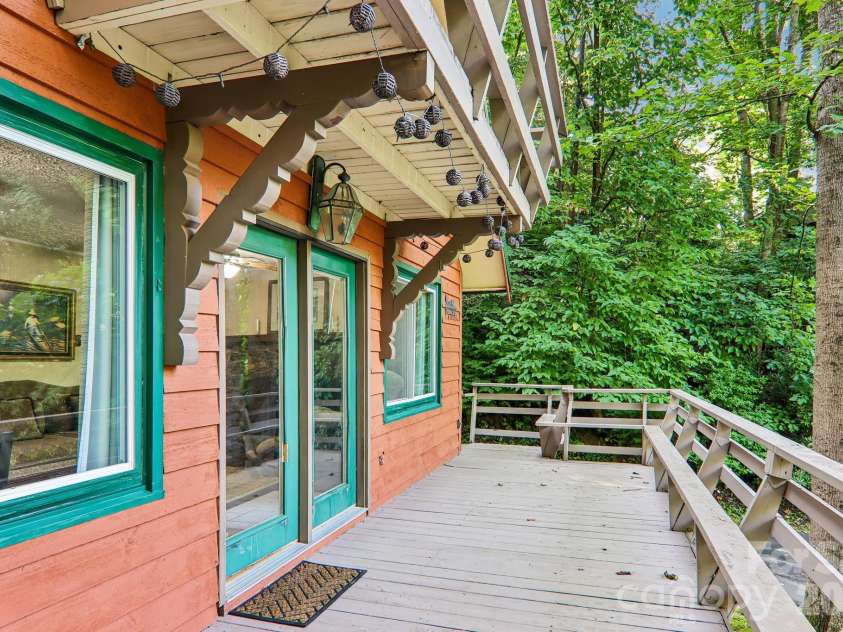 330 Riddle Cove Road, Maggie Valley, NC 28751.  MLS# CAR4395479, YatesRealty ID 32657. 