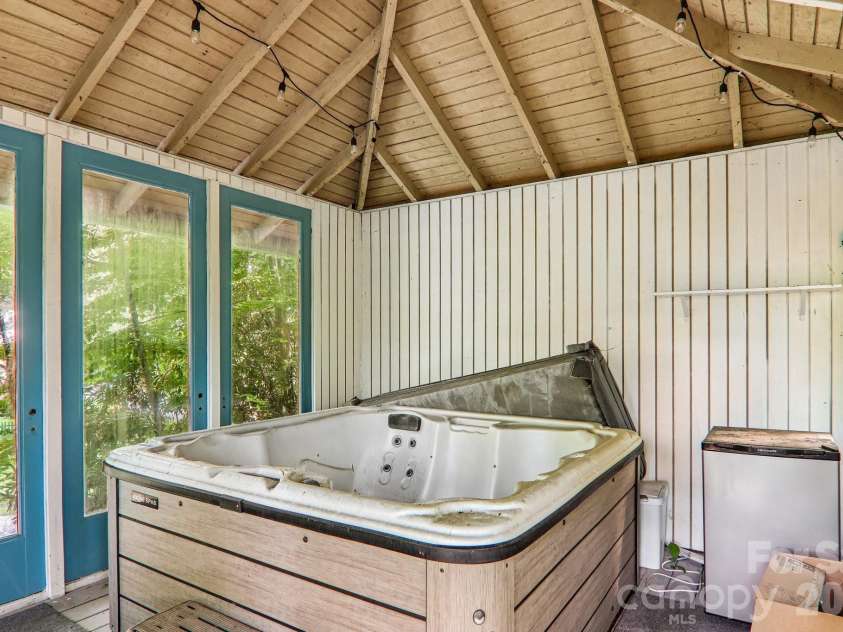 330 Riddle Cove Road, Maggie Valley, NC 28751.  MLS# CAR4395479, YatesRealty ID 32657. 