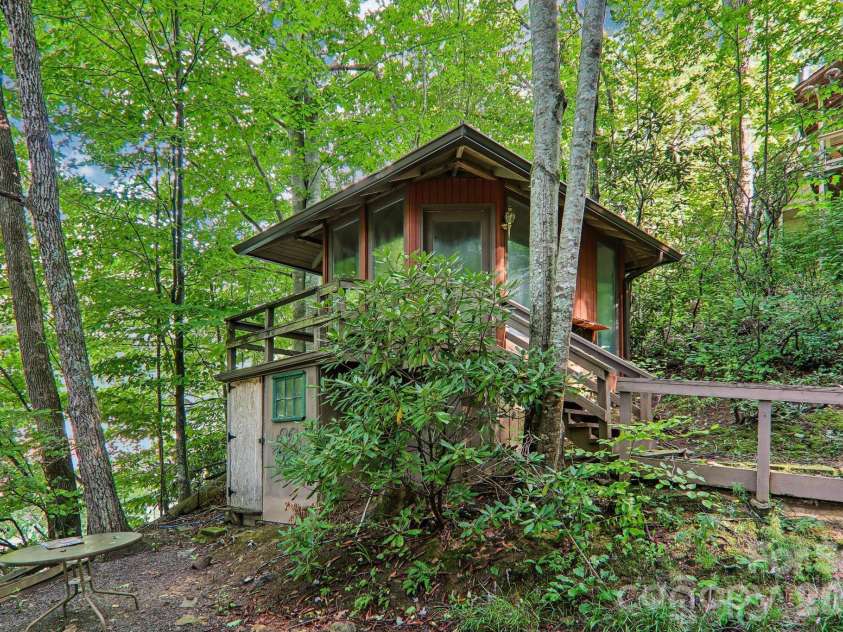 330 Riddle Cove Road, Maggie Valley, NC 28751.  MLS# CAR4395479, YatesRealty ID 32657. 