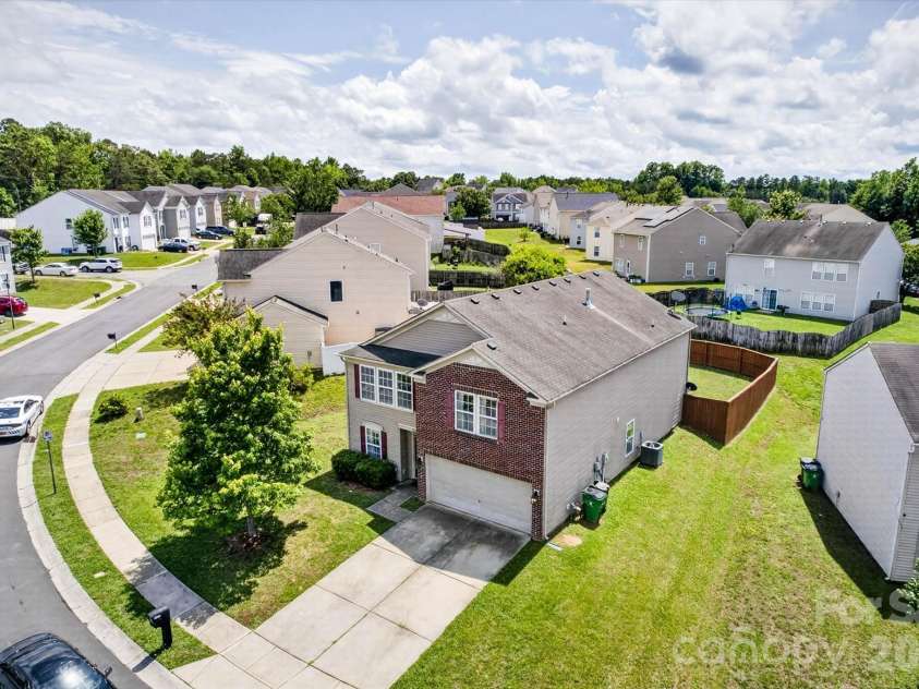 1533 Bray Drive, Charlotte, NC 28214.  MLS# CAR4383253, YatesRealty ID 32658. 