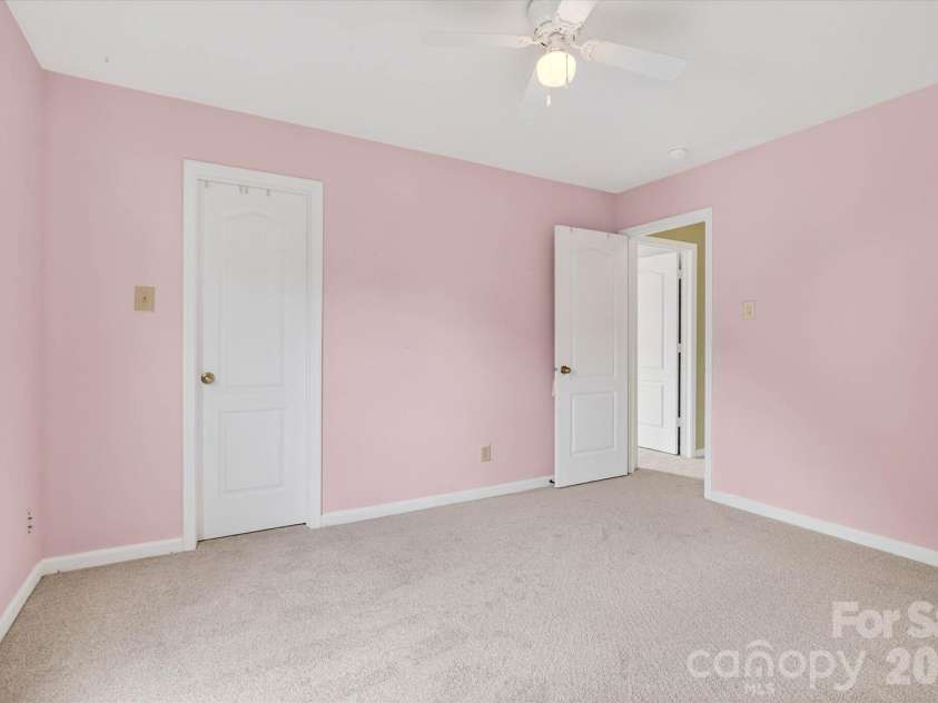 1533 Bray Drive, Charlotte, NC 28214.  MLS# CAR4383253, YatesRealty ID 32658. 