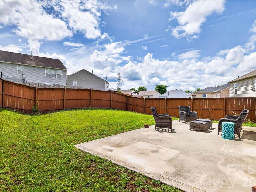 1533 Bray Drive, Charlotte, NC 28214.  MLS# CAR4383253, YatesRealty ID 32658. 