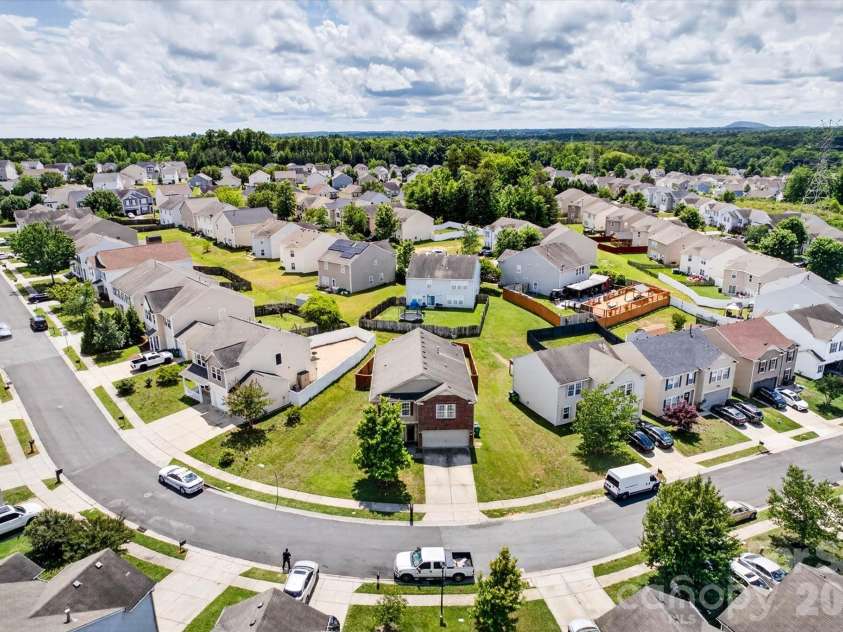 1533 Bray Drive, Charlotte, NC 28214.  MLS# CAR4383253, YatesRealty ID 32658. 