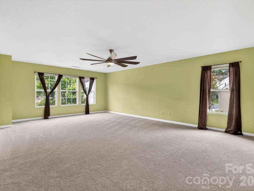 1533 Bray Drive, Charlotte, NC 28214.  MLS# CAR4383253, YatesRealty ID 32658. Loft