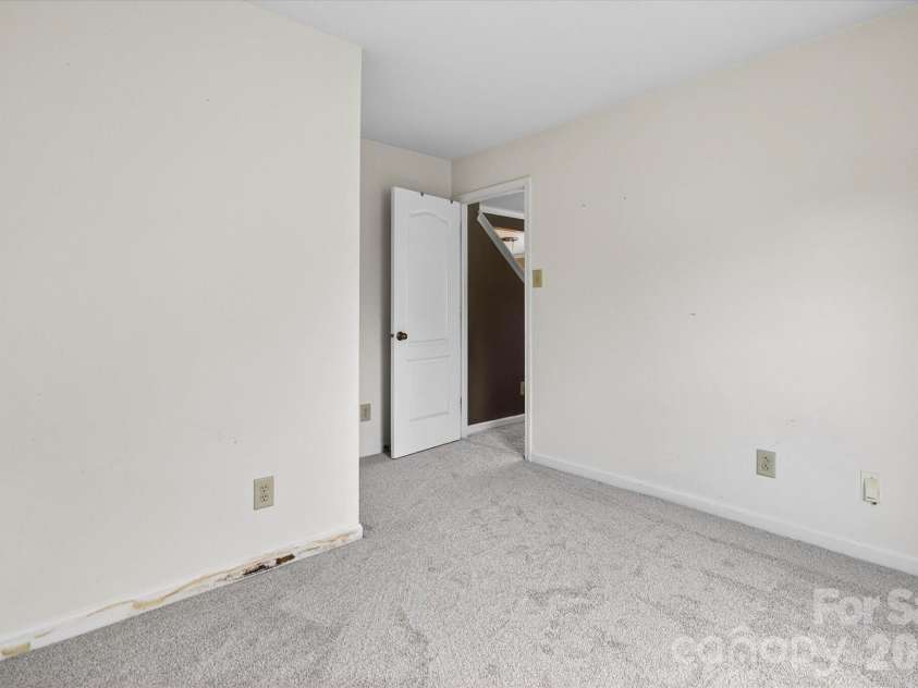 1533 Bray Drive, Charlotte, NC 28214.  MLS# CAR4383253, YatesRealty ID 32658. Office