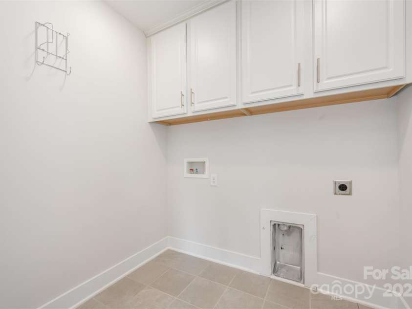 651 R L Stowe Road, Belmont, NC 28012.  MLS# CAR4293095, YatesRealty ID 32658. Laundry Room