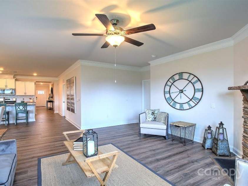 22 Fox Cove Road, Hendersonville, NC 28792.  MLS# CAR4293205, YatesRealty ID 32659. 