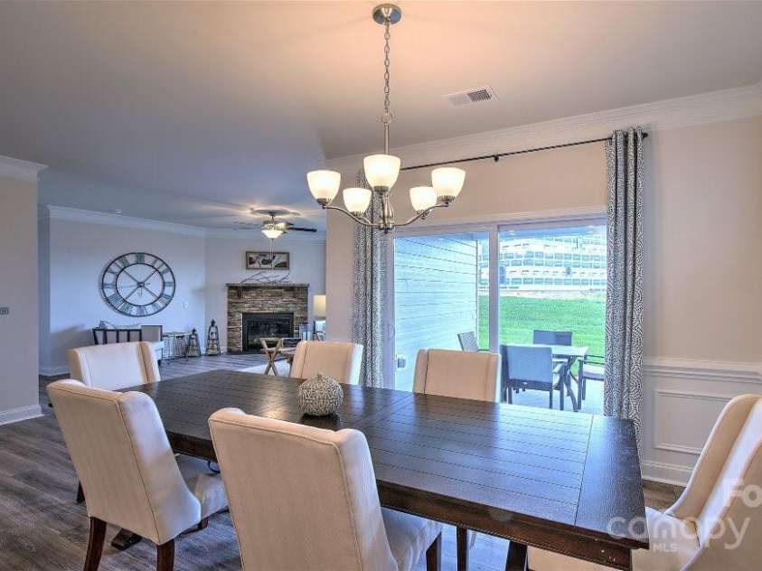 22 Fox Cove Road, Hendersonville, NC 28792.  MLS# CAR4293205, YatesRealty ID 32659. 