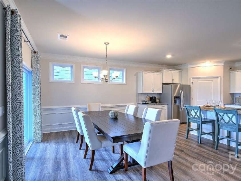 22 Fox Cove Road, Hendersonville, NC 28792.  MLS# CAR4293205, YatesRealty ID 32659. 