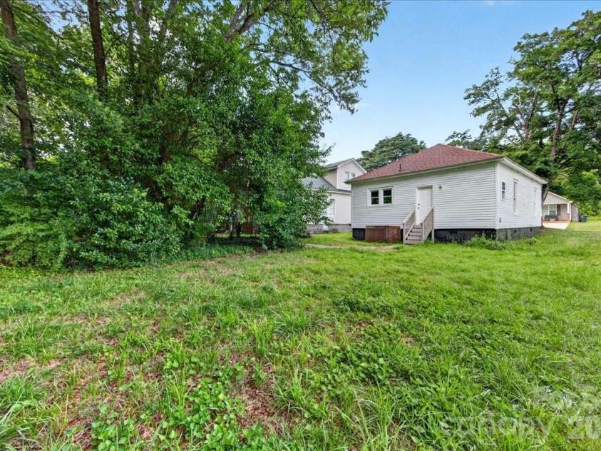 525 Cemetery Street, Salisbury, NC 28144.  MLS# CAR4397364, YatesRealty ID 32659. Backyard  view