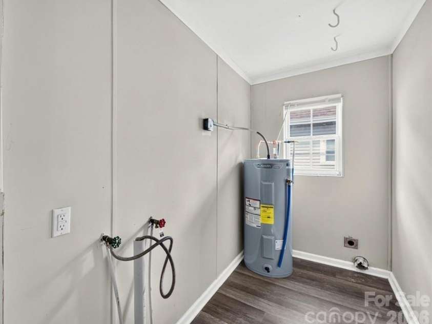 525 Cemetery Street, Salisbury, NC 28144.  MLS# CAR4397364, YatesRealty ID 32659. Laundry