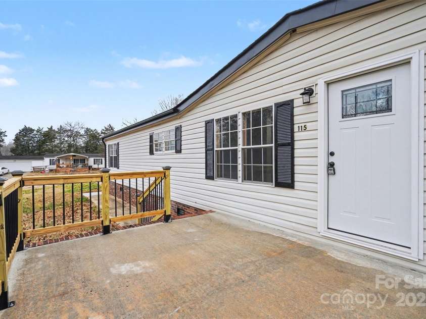 115 Lakeview Lane, China Grove, NC 28023.  MLS# CAR4333106, YatesRealty ID 3266. 
