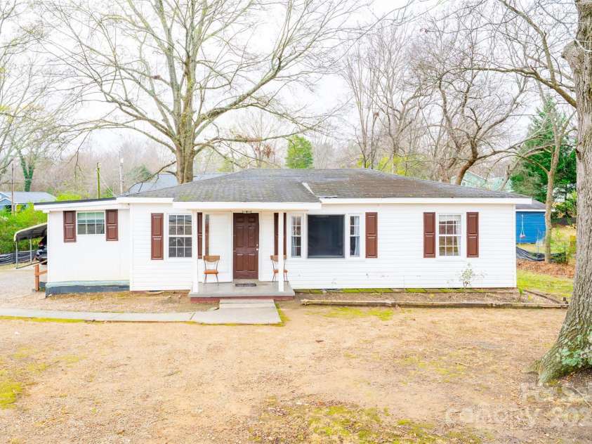 2703 Glendale Avenue, Kannapolis, NC 28081.  MLS# CAR4329348, YatesRealty ID 3266. 