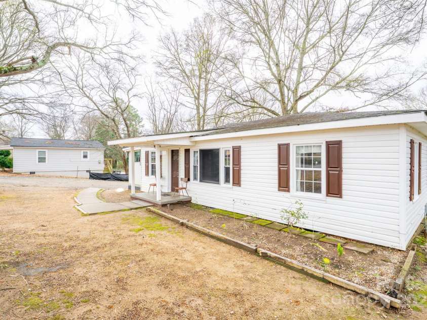 2703 Glendale Avenue, Kannapolis, NC 28081.  MLS# CAR4329348, YatesRealty ID 3266. 