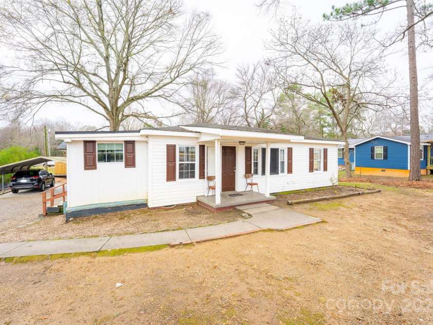2703 Glendale Avenue, Kannapolis, NC 28081.  MLS# CAR4329348, YatesRealty ID 3266. 